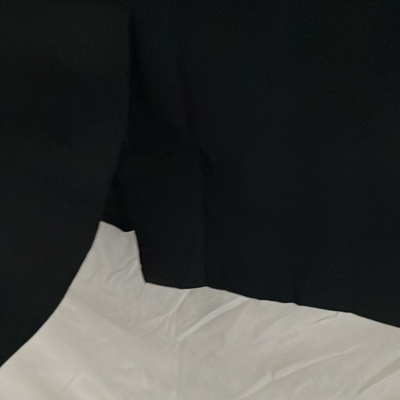 Banana Republic: Black Stretch Pencil Skirt- slit in back- side zip- size 6 - Picture 6 of 8